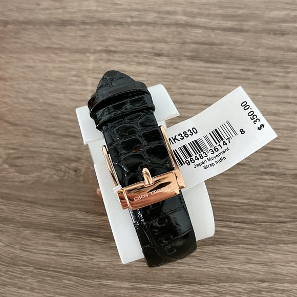 NEW MICHAEL KORS LAKE Rose Gold & Black Leather Watch & Bracelet Gift Set MK3830 main image 5